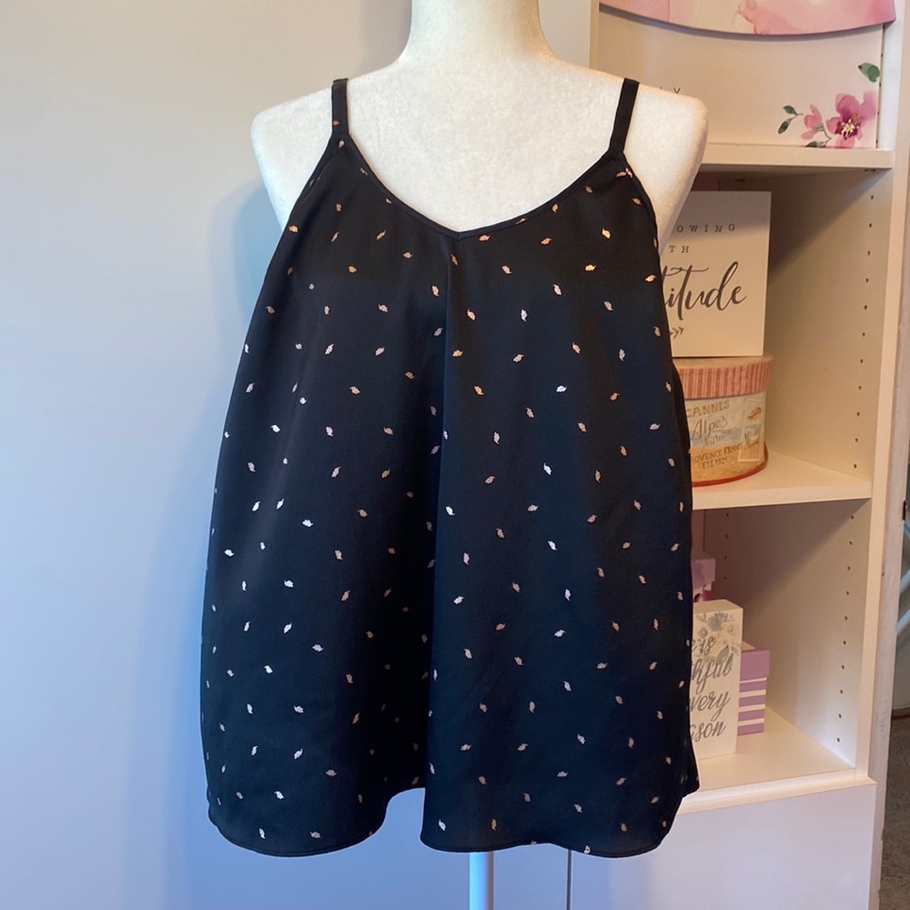 Torrid | V Neck Swing Cami Black & Rose Gold Leaf Pattern Size 00
